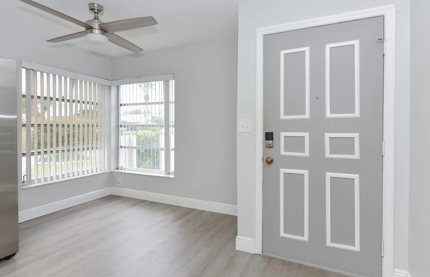005-006-5759 Phoenix Palm Ct-1500x965