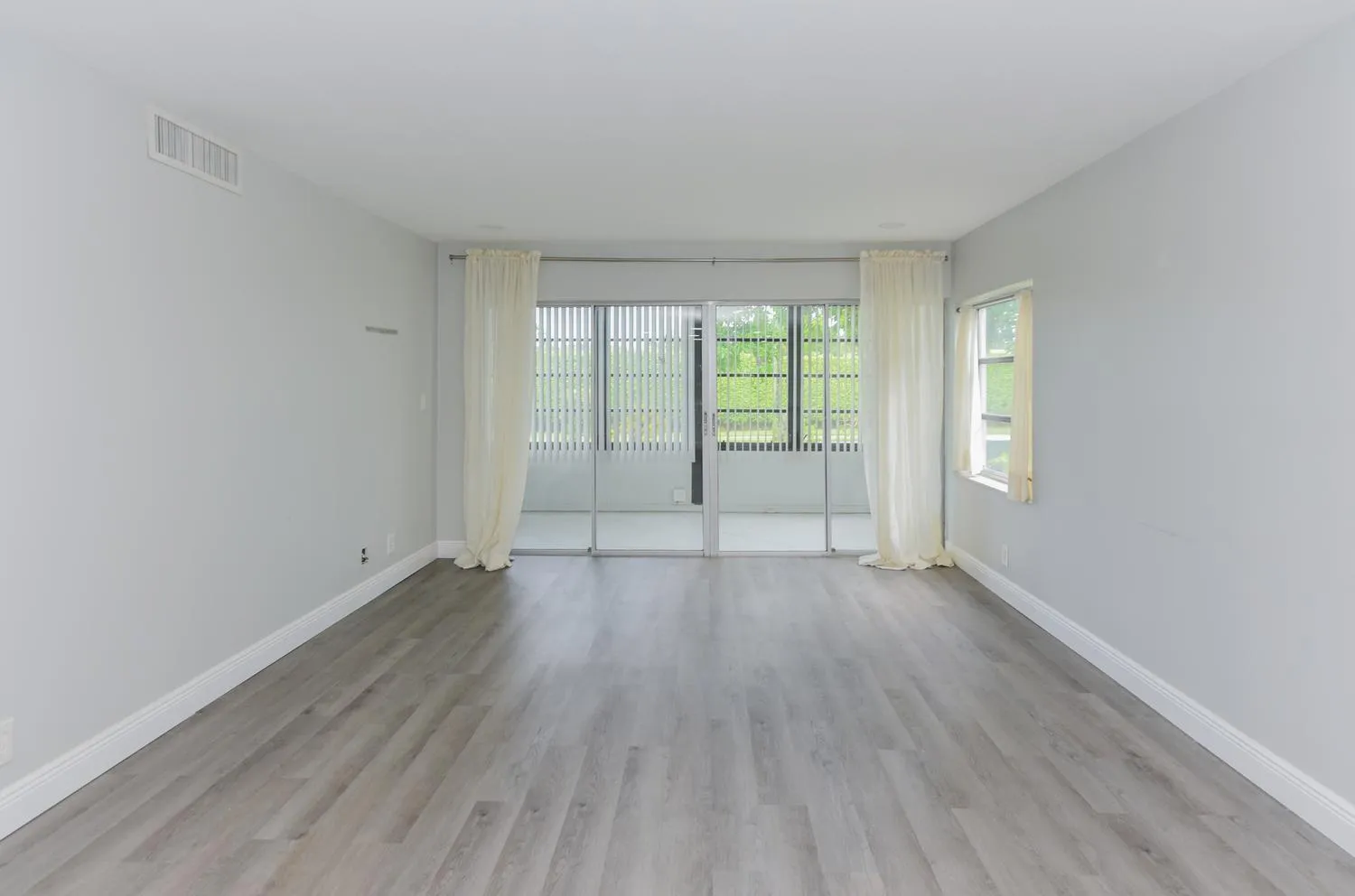 015-025-5759 Phoenix Palm Ct-1500x992