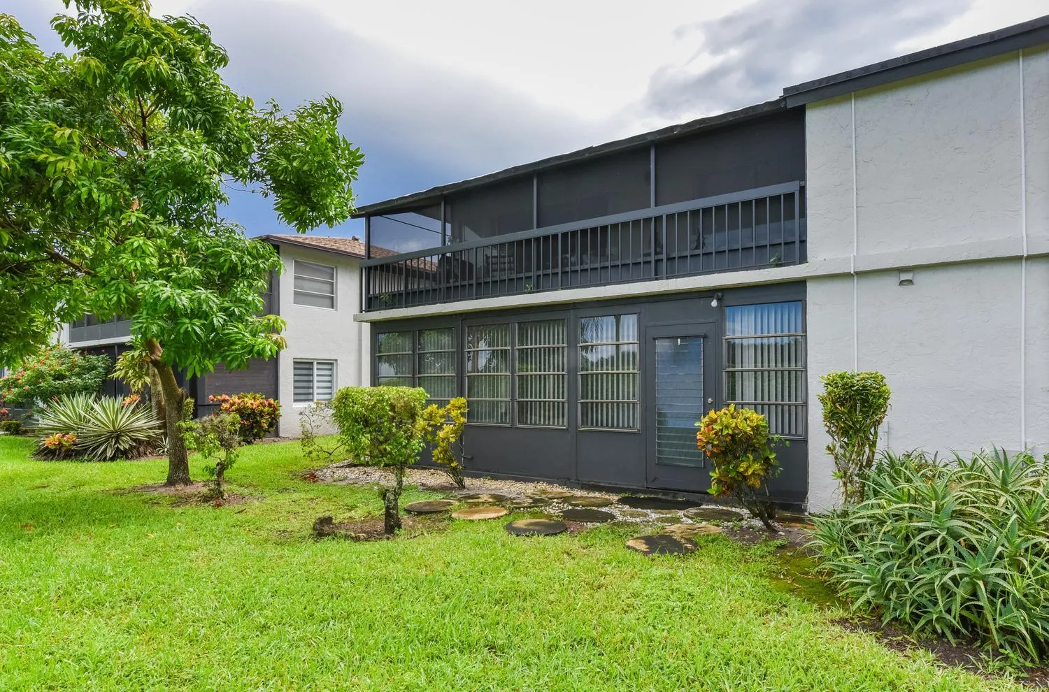 028-023-5759 Phoenix Palm Ct-1500x990