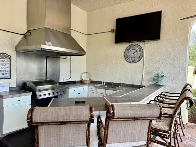 17 - Grill Area