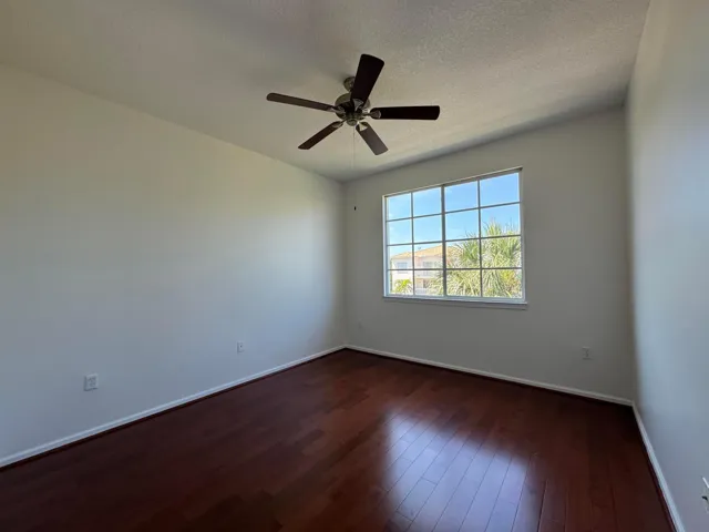 09 - Master Bedroom
