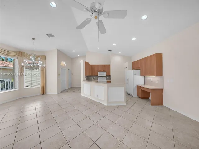 Living & Kitchen Area