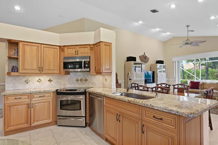 5379 Brookview Dr_Amy Doran_47