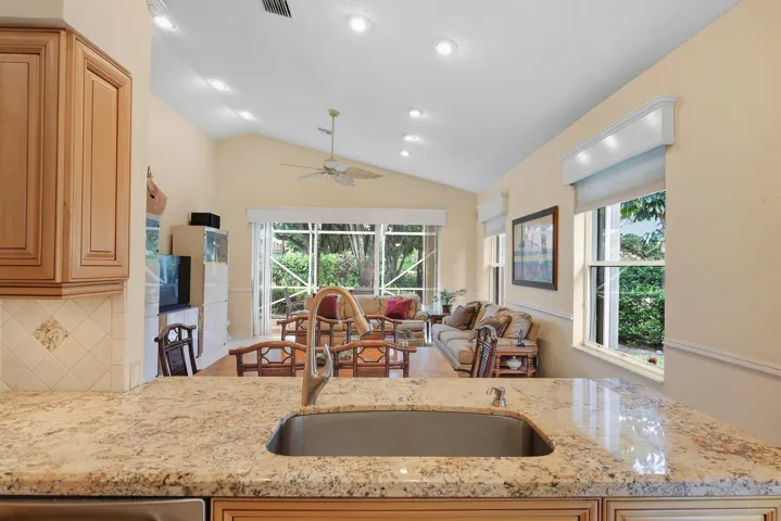 5379 Brookview Dr_Amy Doran_50