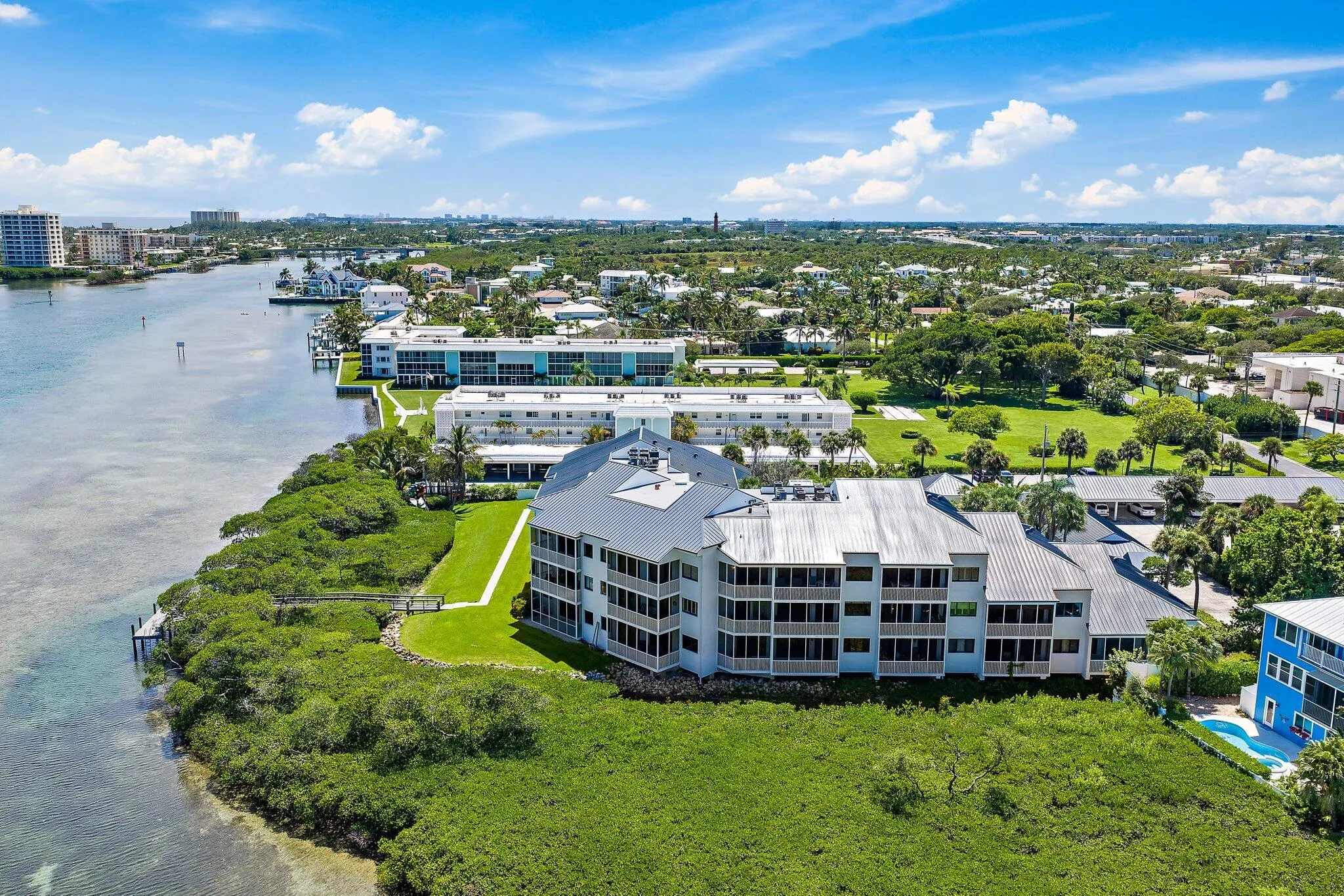 012-200WaterwayRd-Tequesta-SMALL