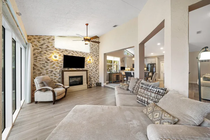020-7208AshfordLane-BoyntonBeach-FL-3347
