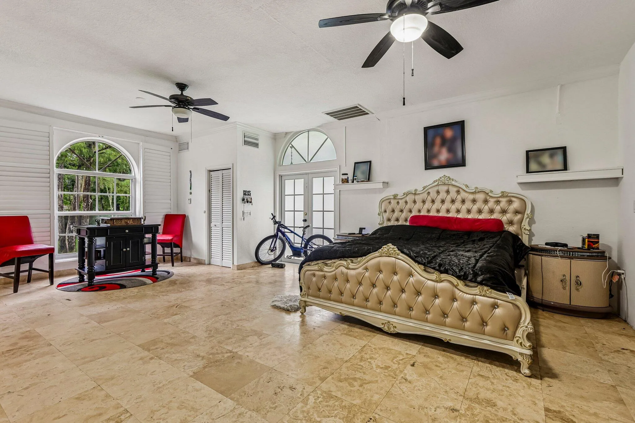 92-web-or-mls-NW 84th Ave-S2409-012