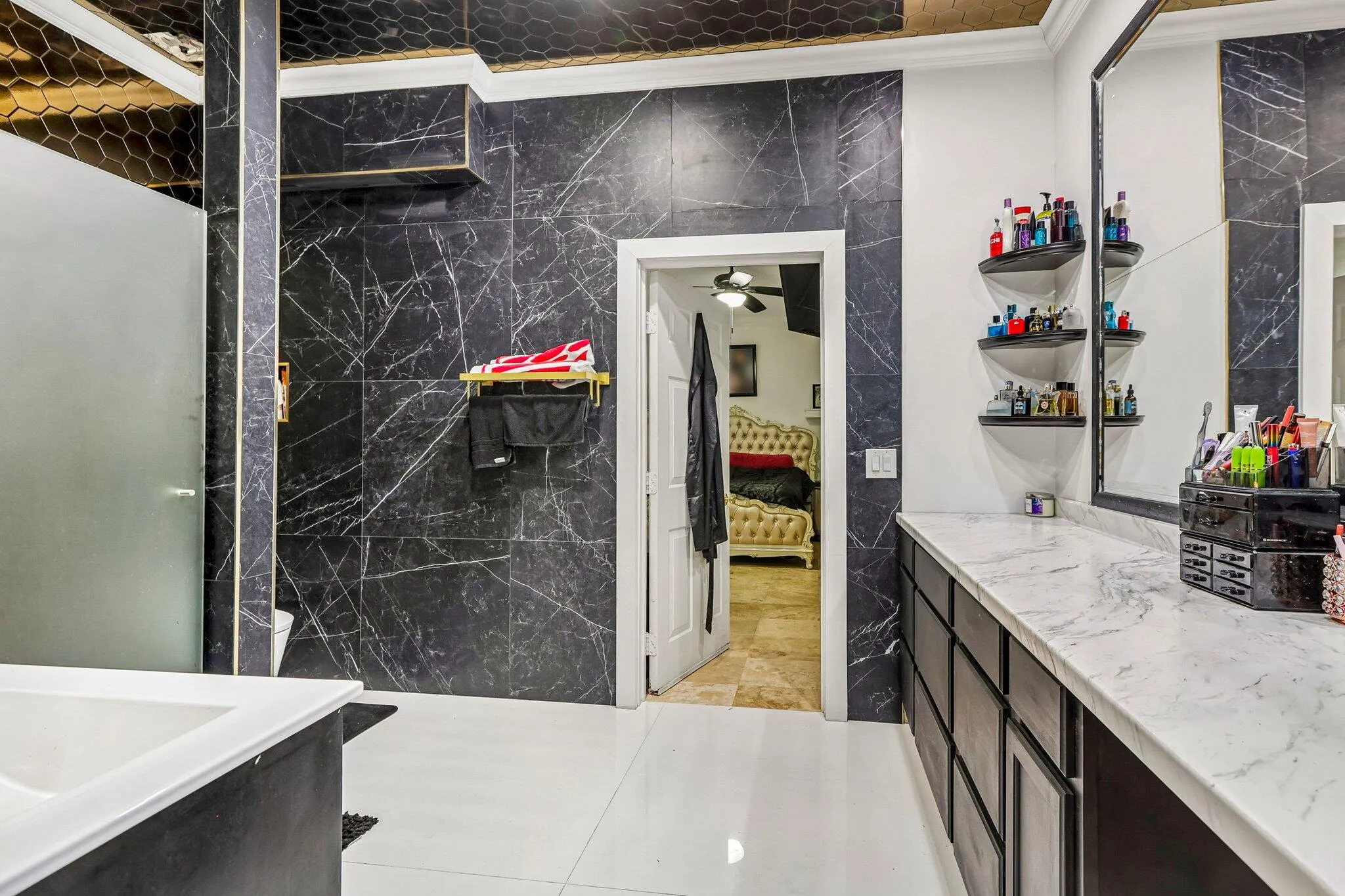 95-web-or-mls-NW 84th Ave-S2409-015