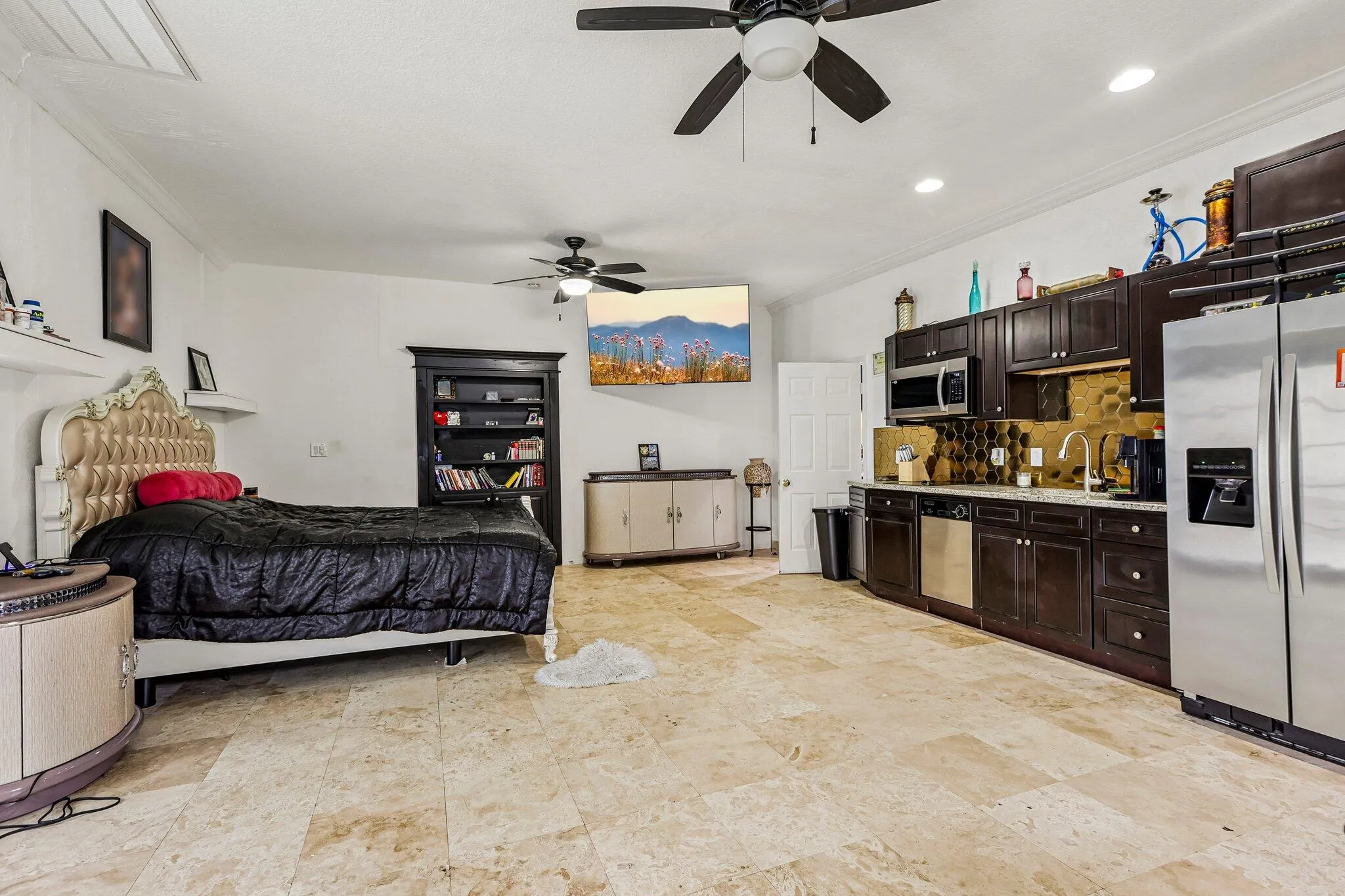 88-web-or-mls-NW 84th Ave-S2409-008