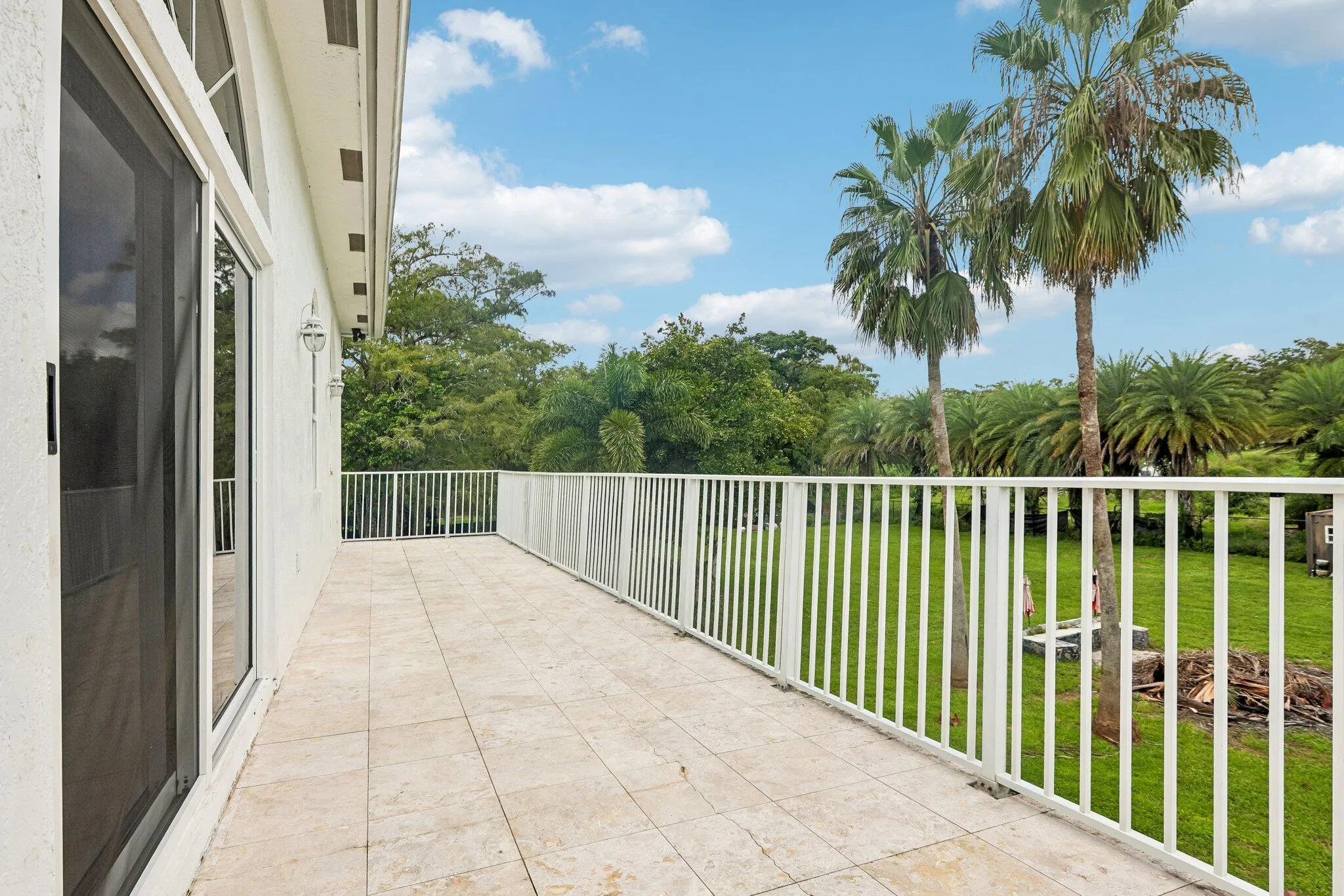 47-web-or-mls-NW 84th Ave-S1609-047