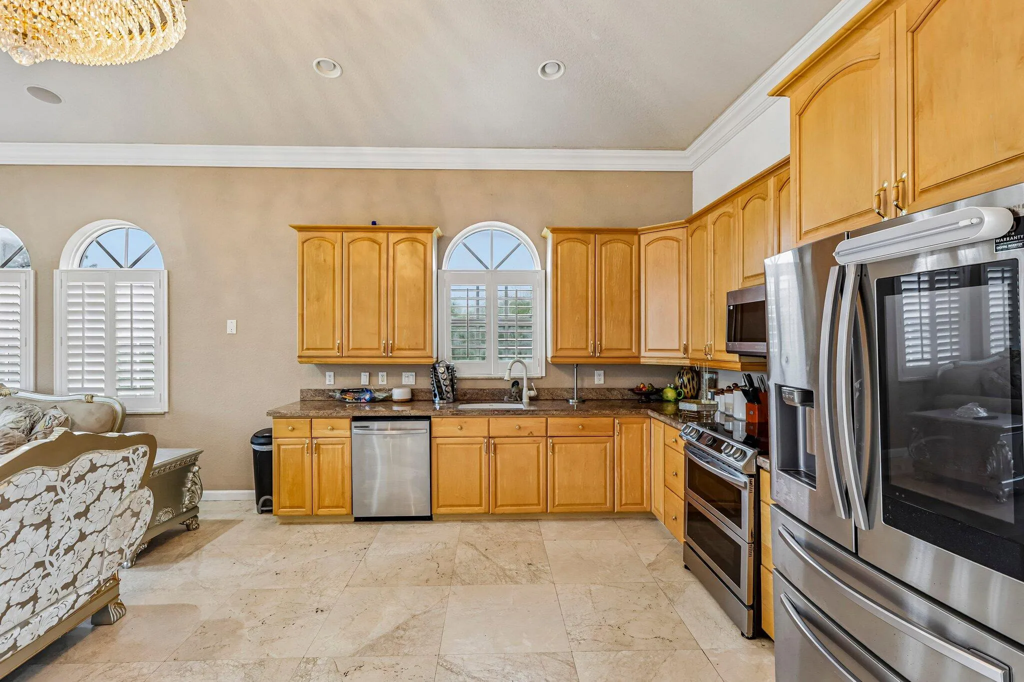 85-web-or-mls-NW 84th Ave-S2409-005