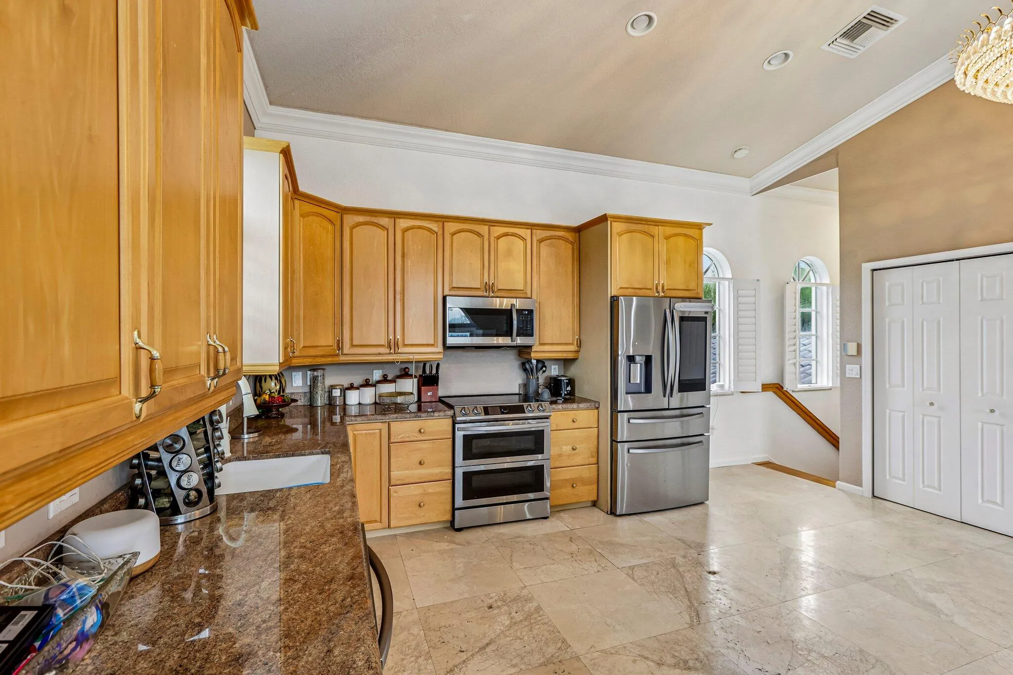 86-web-or-mls-NW 84th Ave-S2409-006