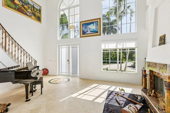 10-web-or-mls-NW 84th Ave-S1609-010