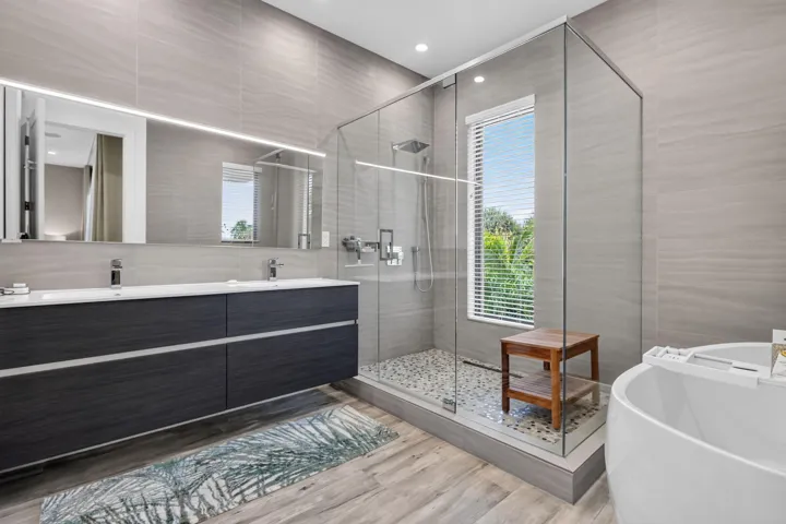 Primary Bath - 2nd Floor