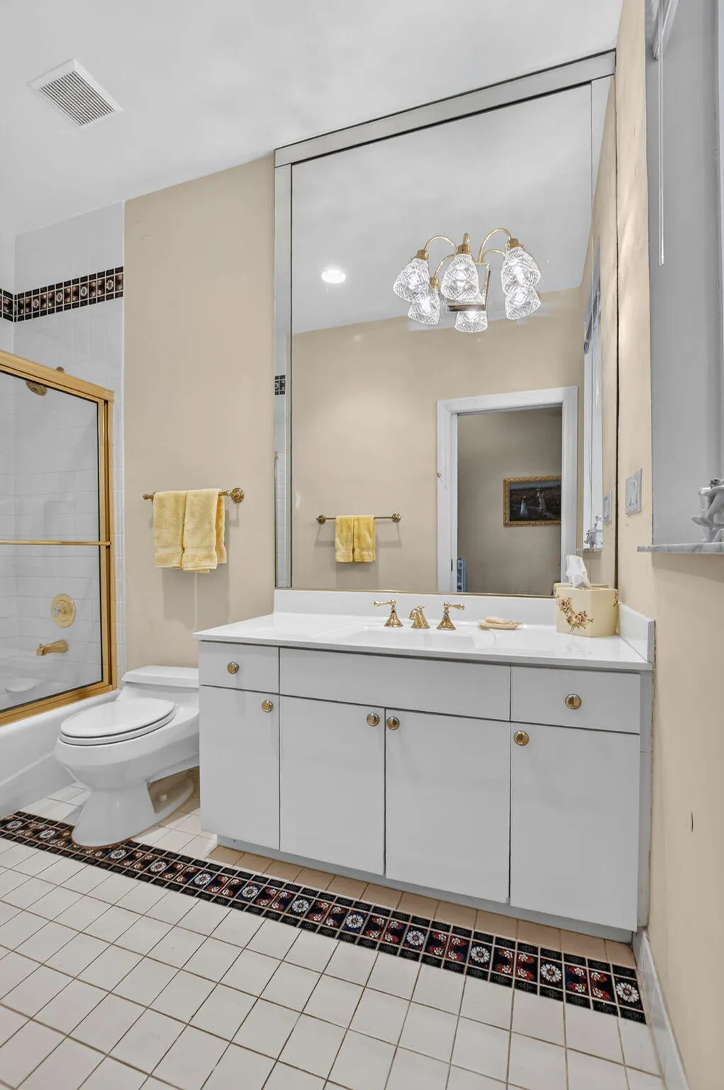 Guest Bathroom 2
