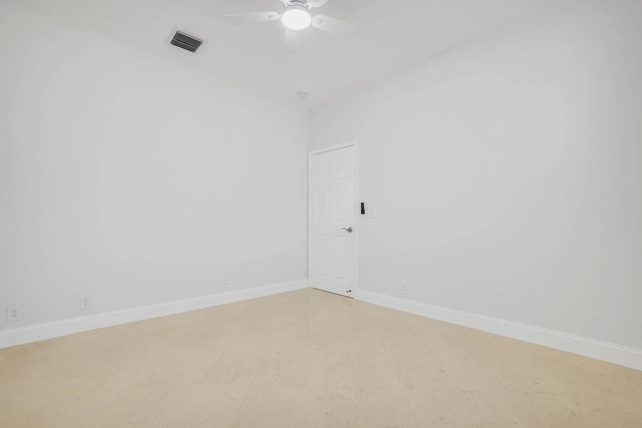 47 Middle Back Room Interior