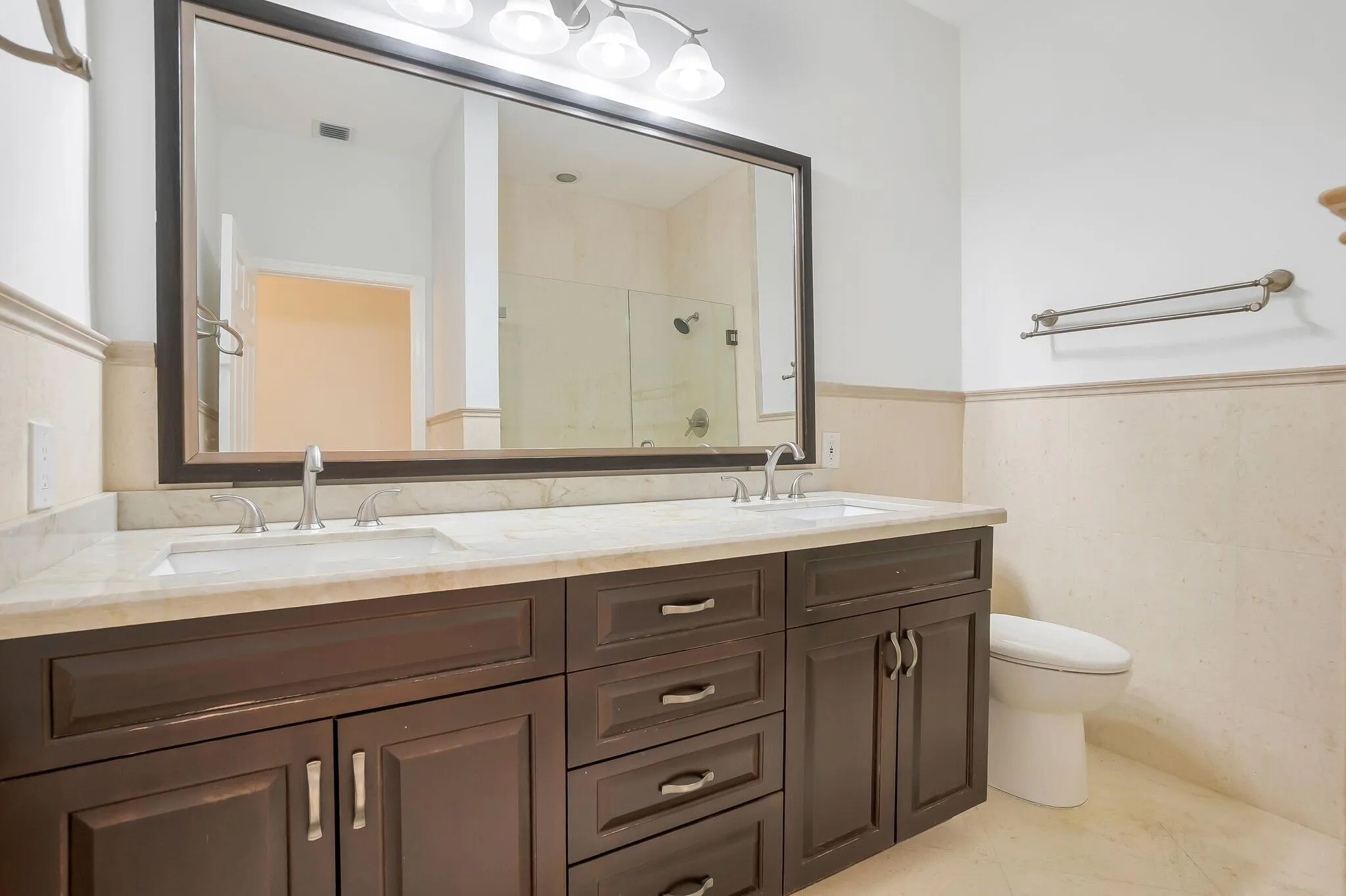 41 Guest Bathroom