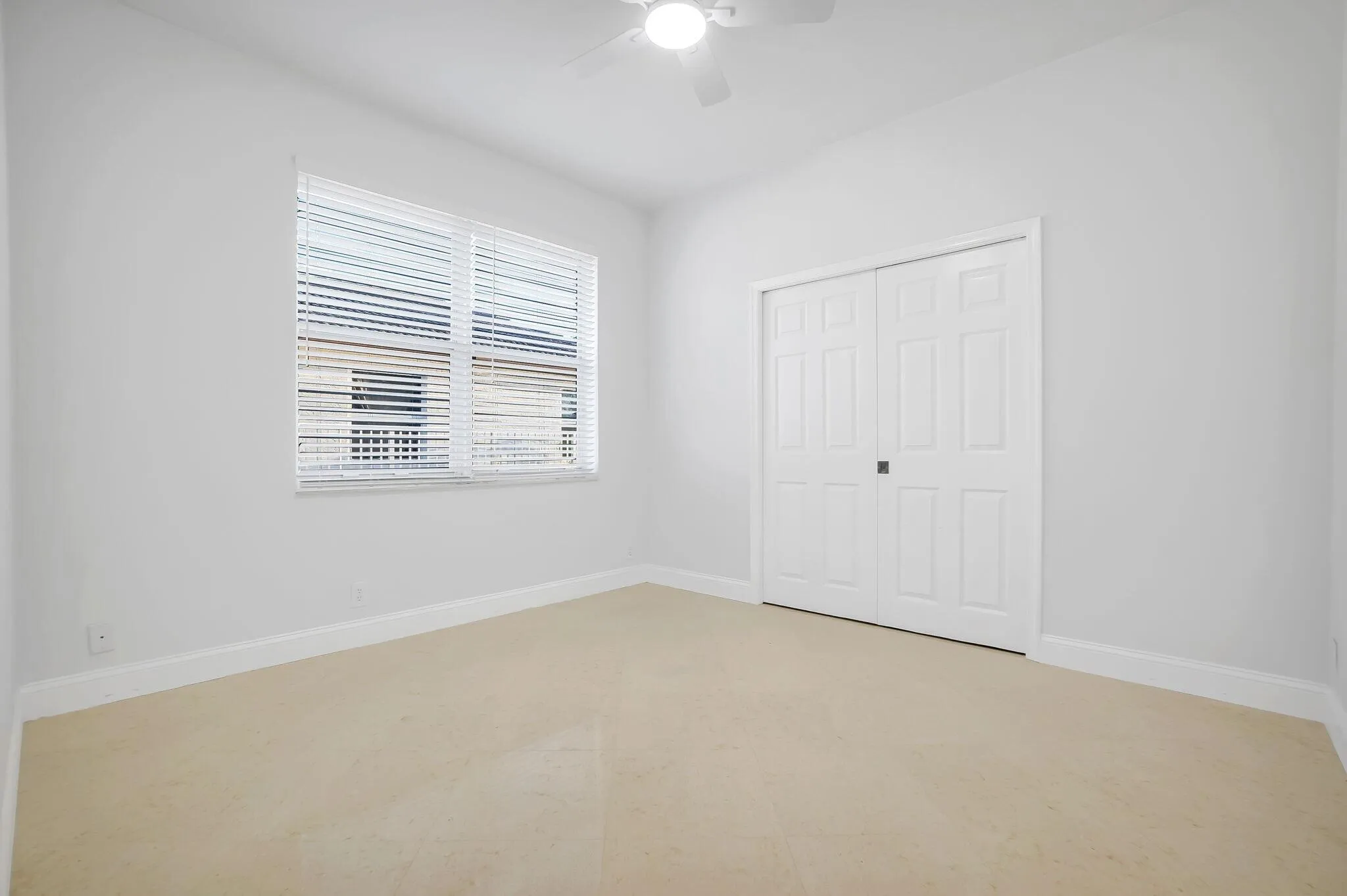 46 Middle Back Room