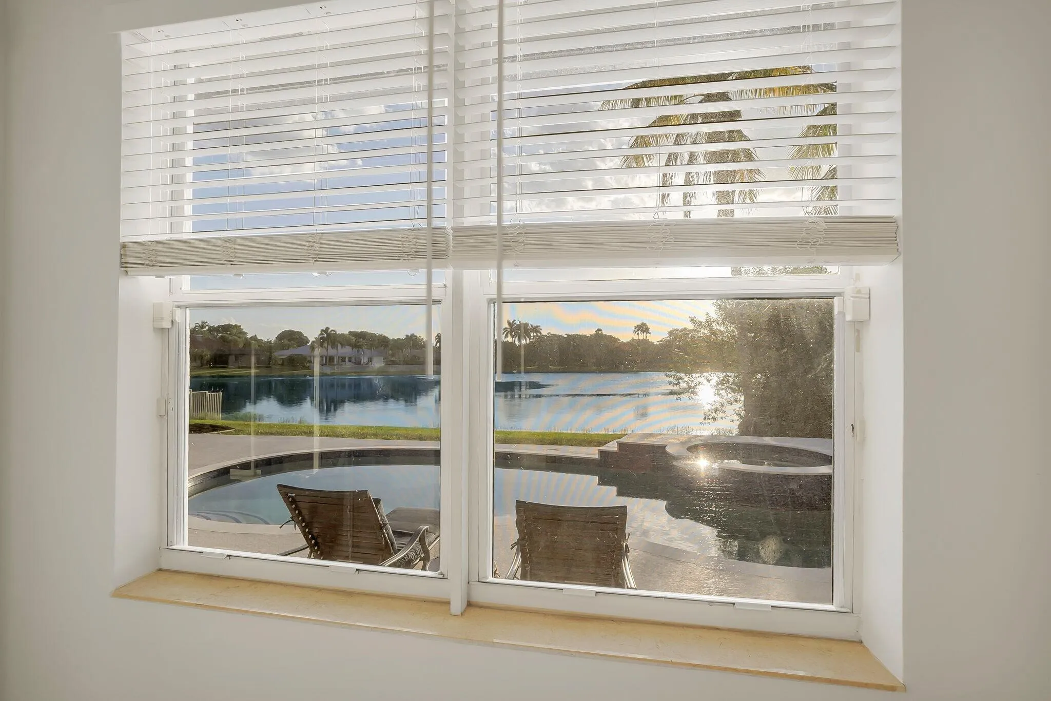 33 Masterbedroom view of Pool