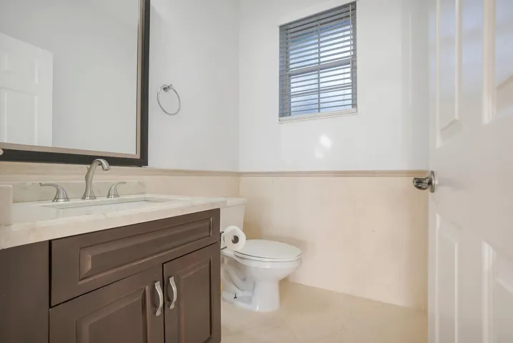 39 Powder Room