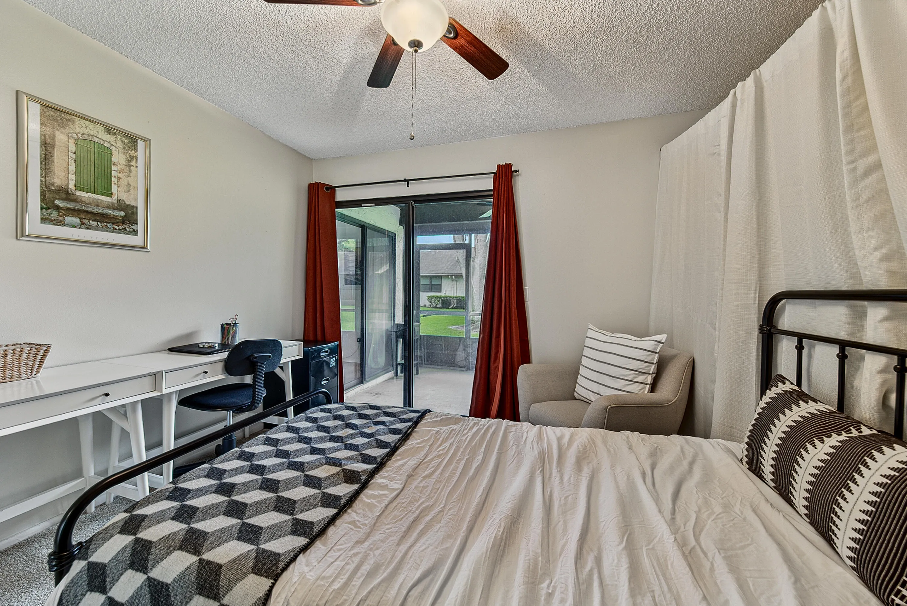 2nd bedroom