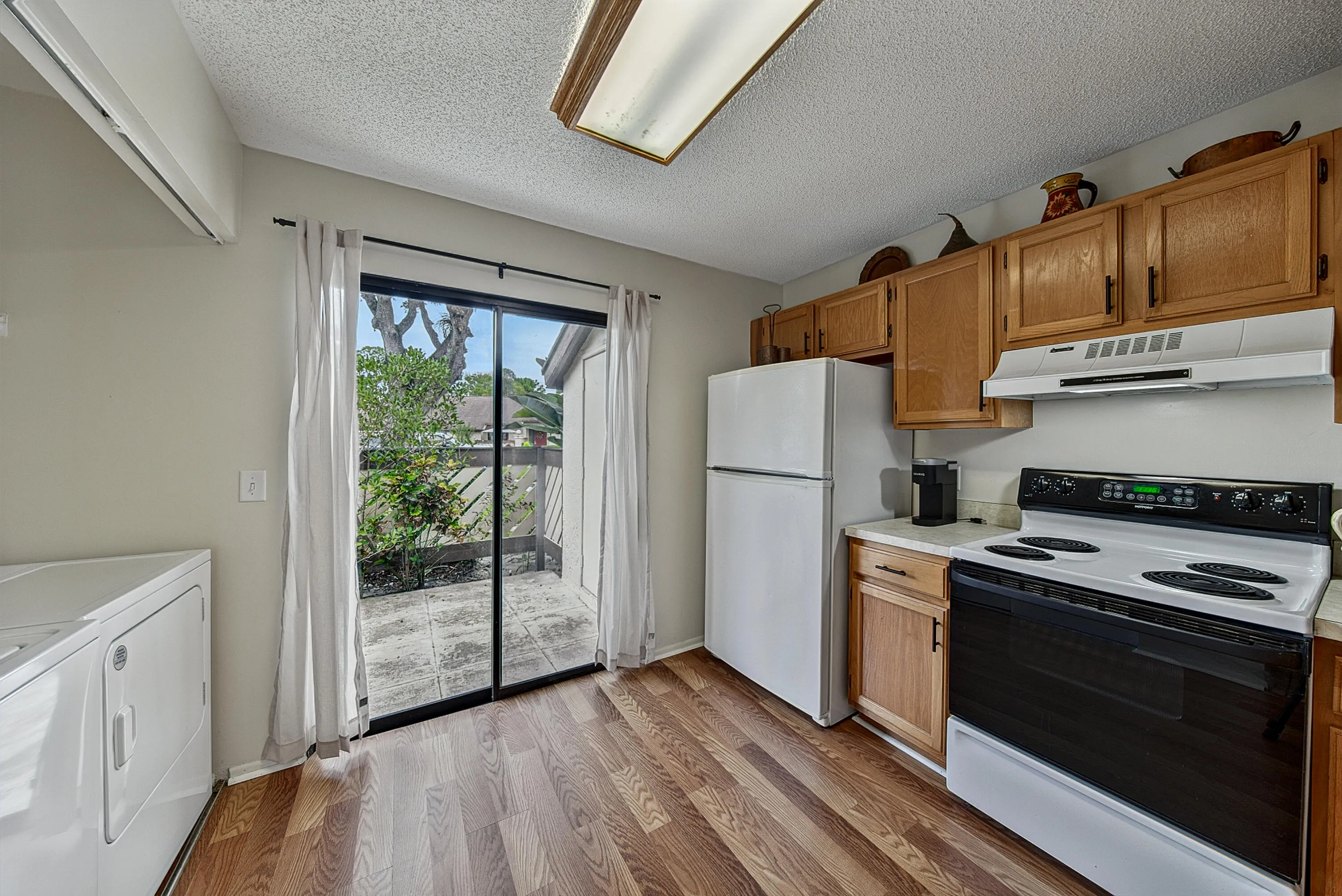 Kitchen/ front patio