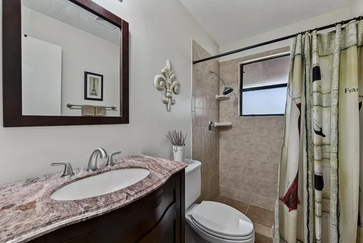 2nd Bathroom