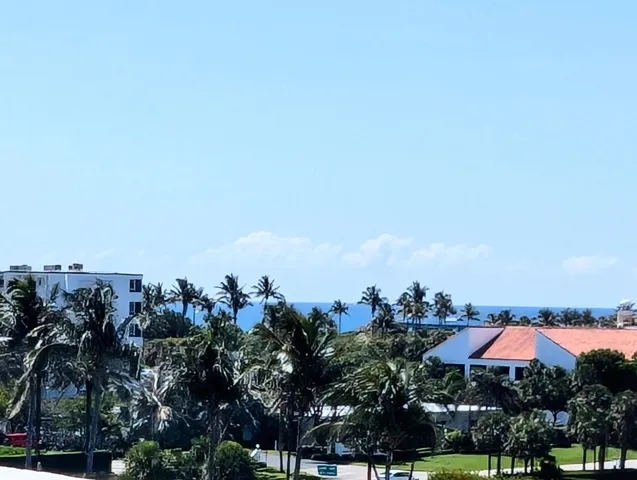 VIEW TO OCEAN
