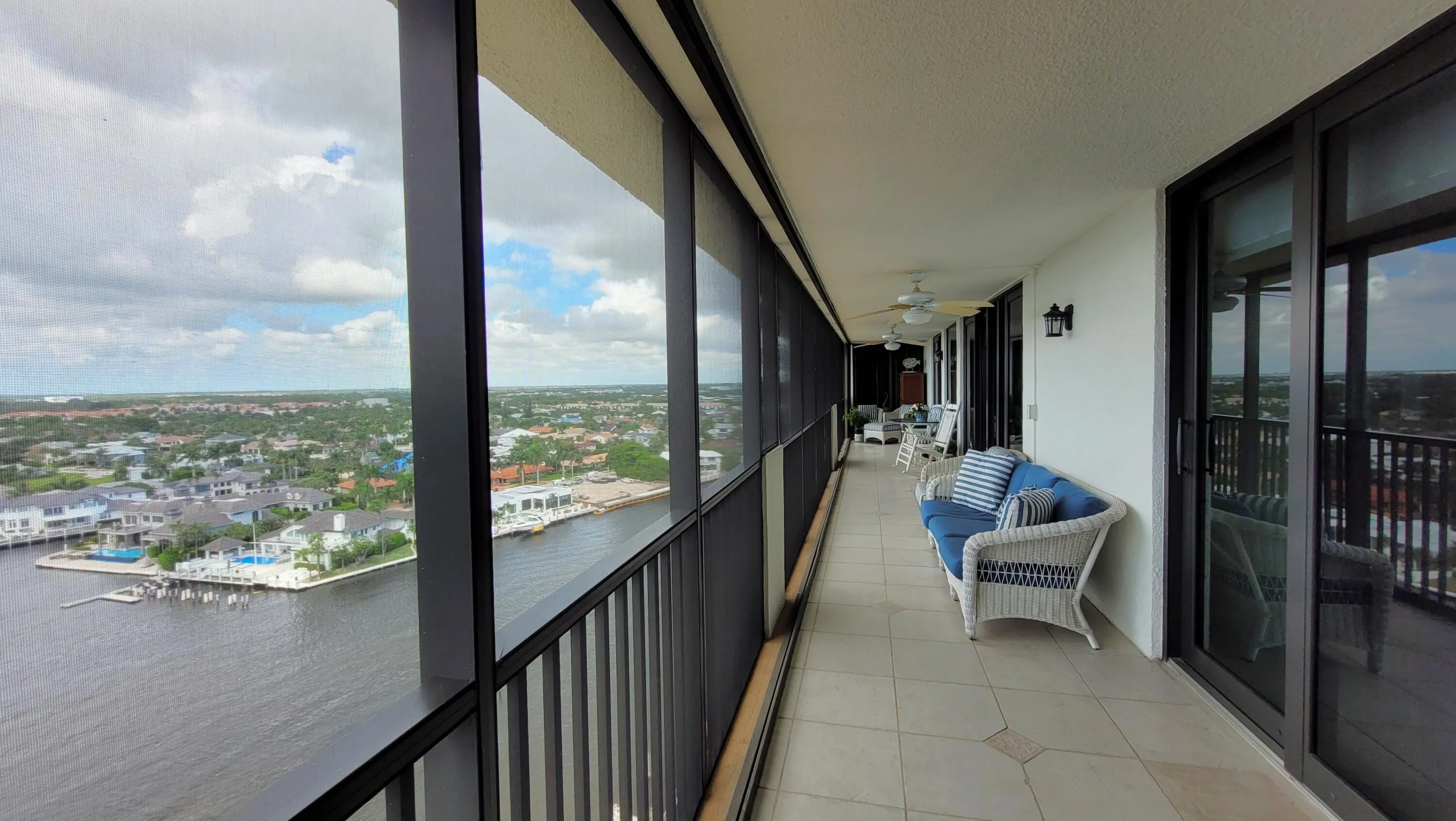 Huge balcony!
