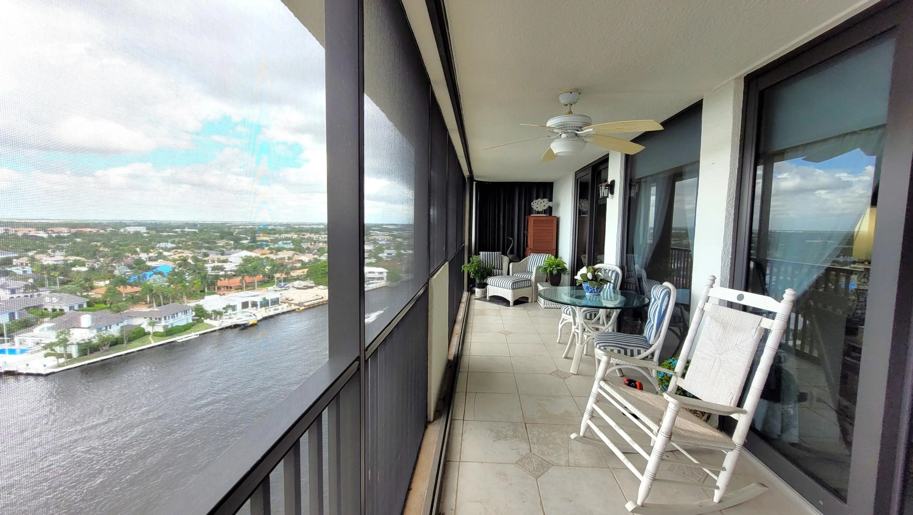 Huge balcony!