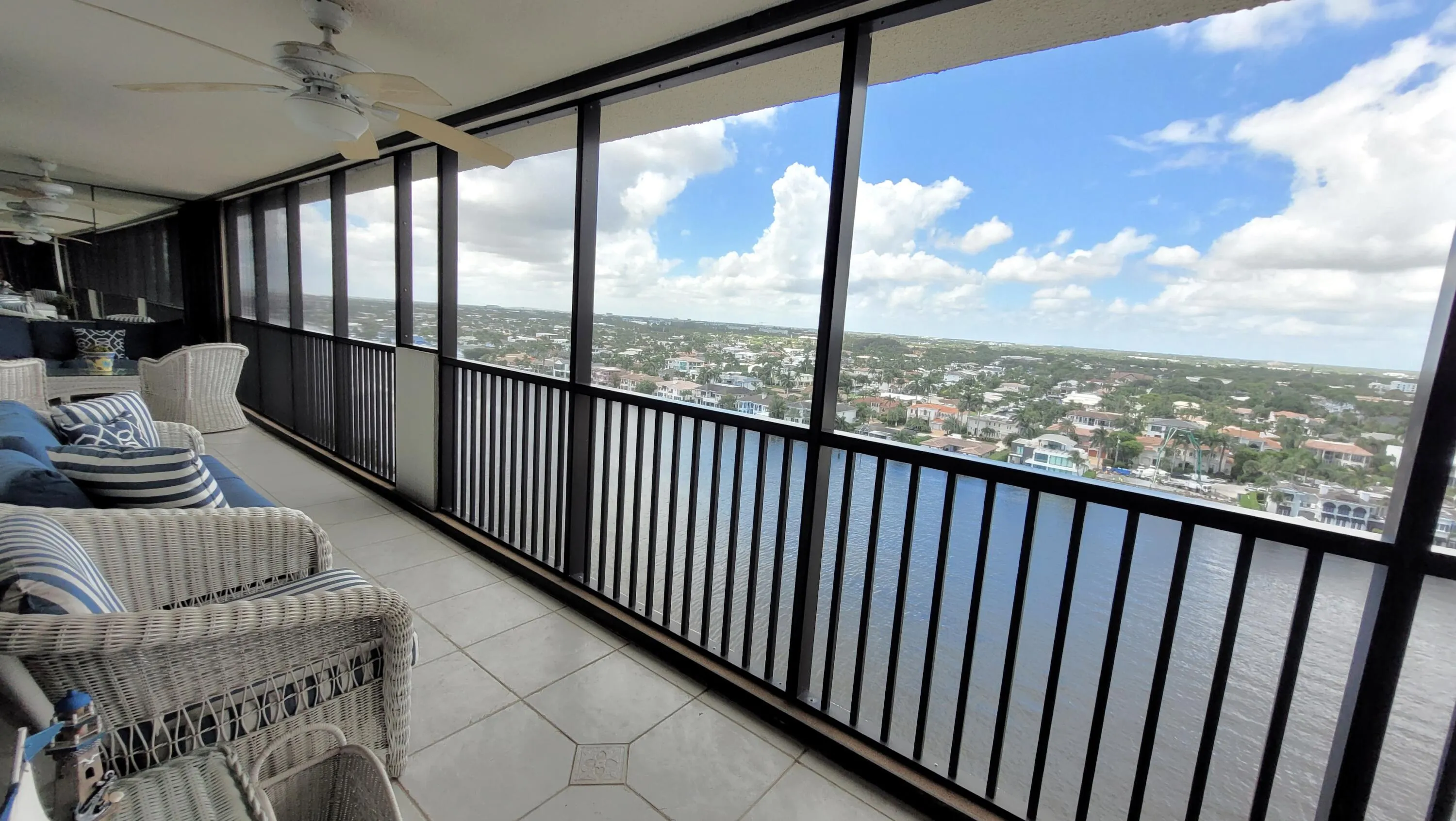 Long magnificent Intracoastal Views!