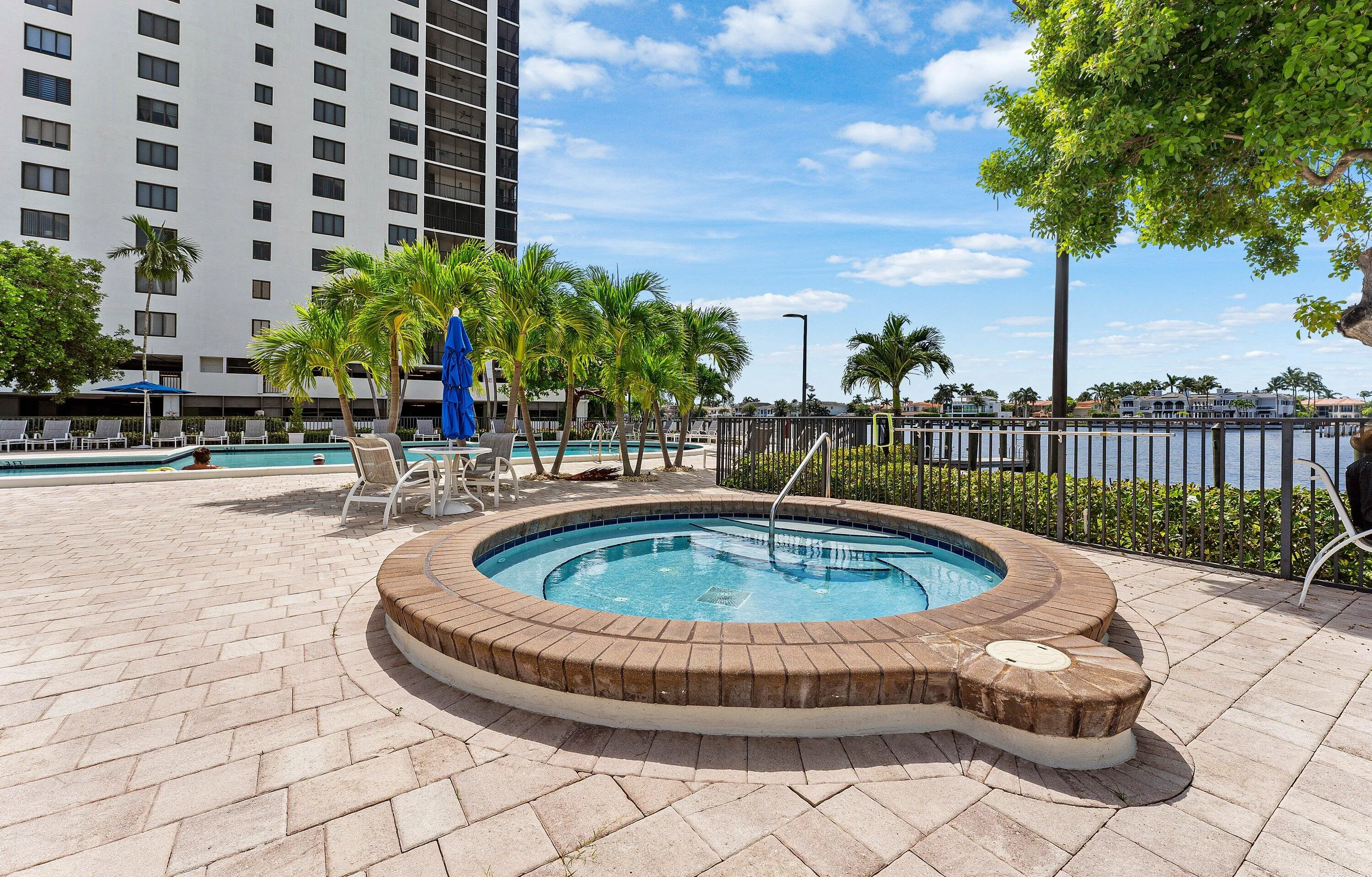 Hot tub by the Intracoastal