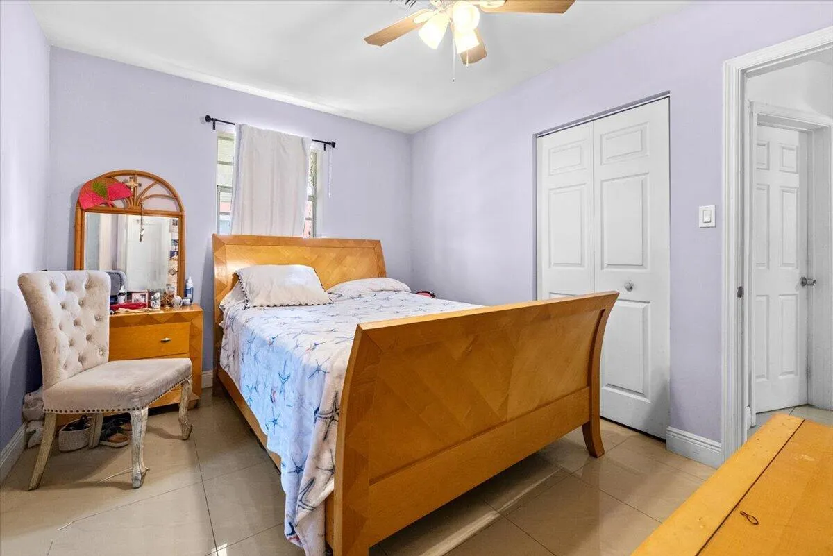 12-1412 Sw 3rd A-2961