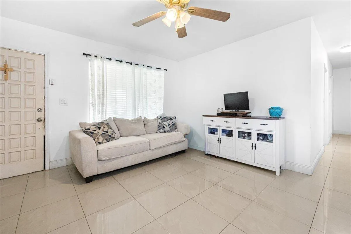 04-1412 Sw 3rd A-2851
