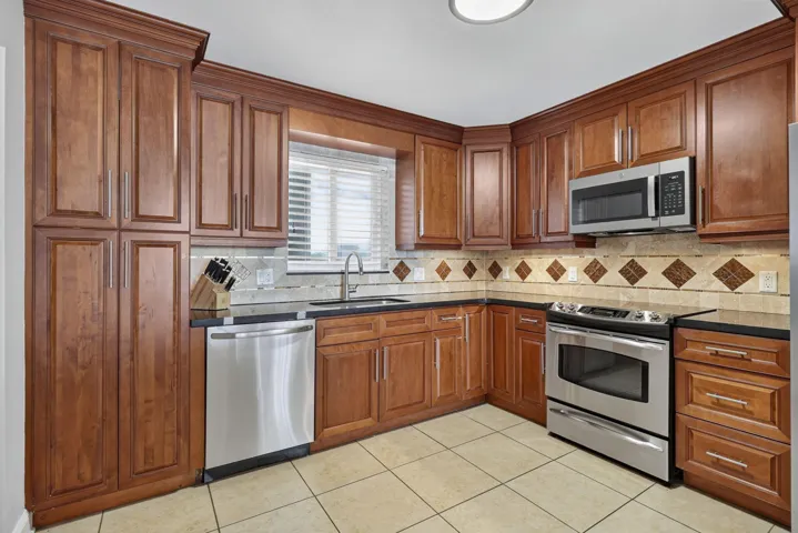 17-web-or-mls-BS1A0505