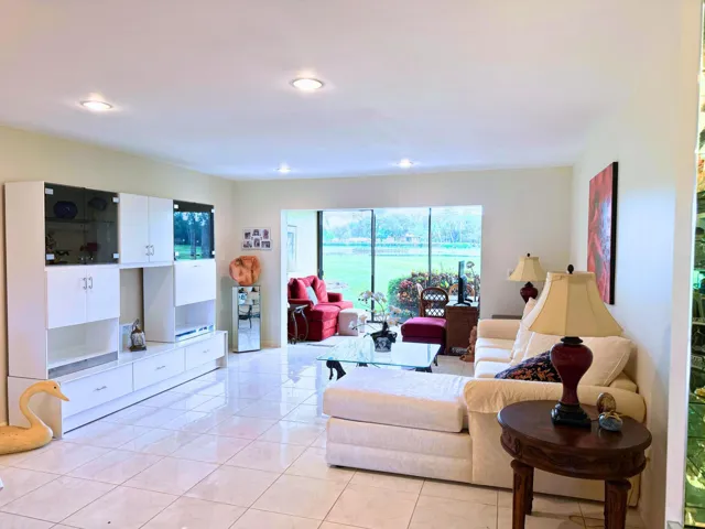 8410 Casa Del Lago E 37