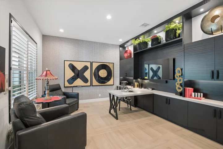 24-Fox-10031 Timber Creek Way-24