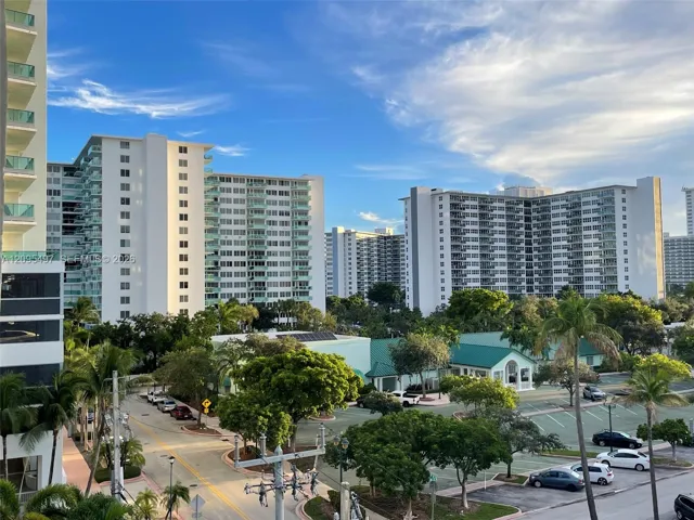 City of Fort Lauderdale Commnunity activity center within short distance.