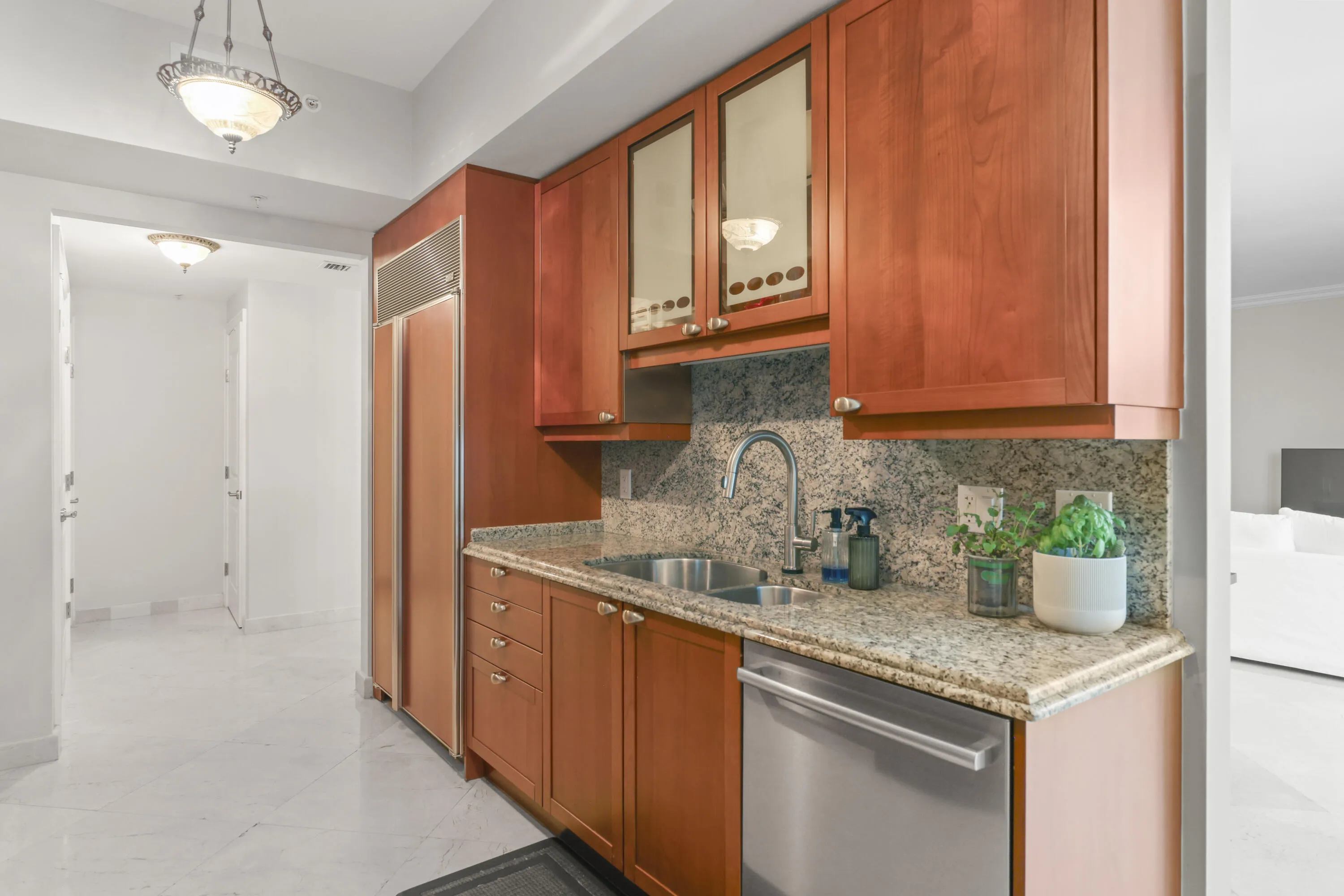 1063 Hillsboro Mile, 206 - 18.jpg-FULL