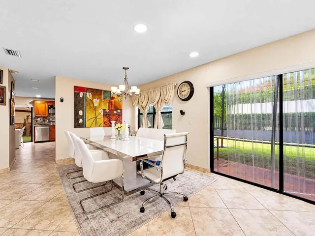 1431 SW 87TH Way, 5