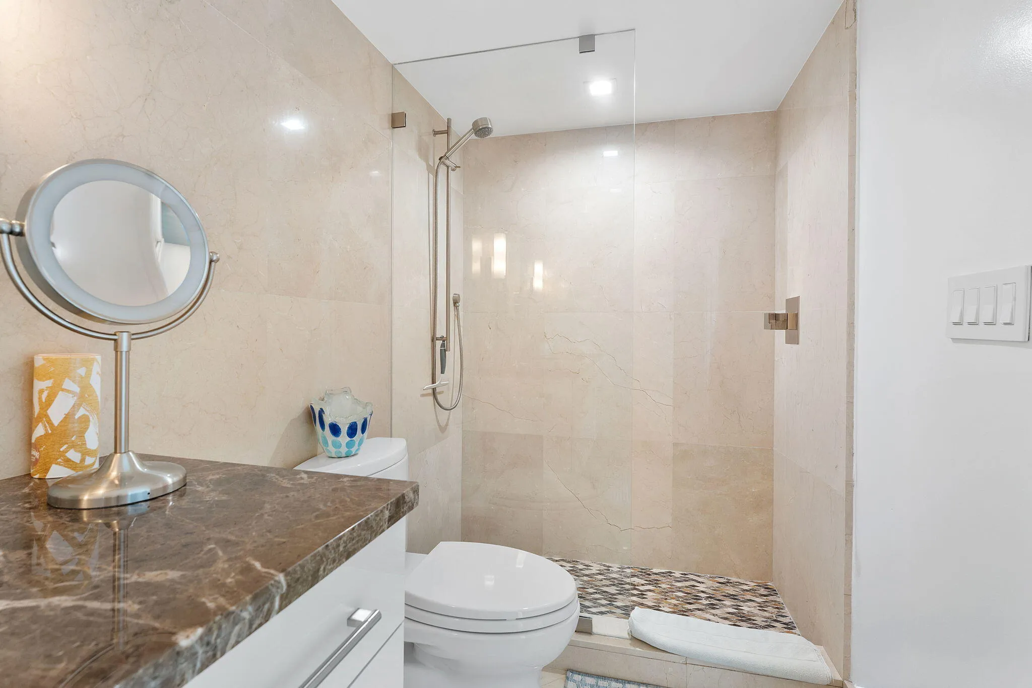 second bedroom bathroom