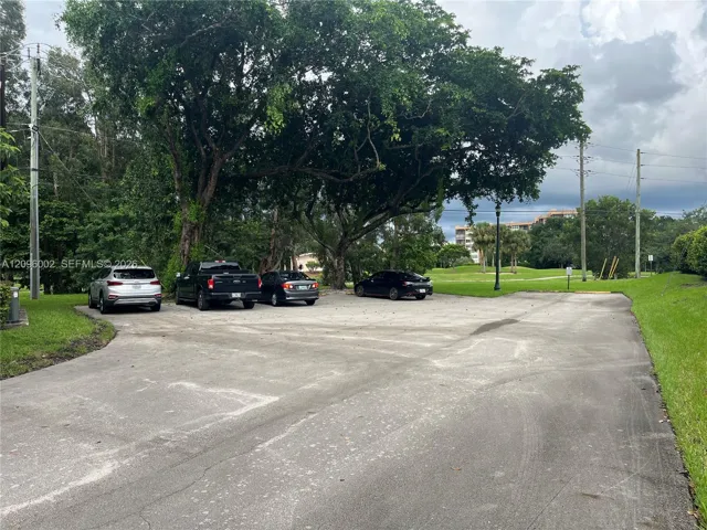CORNER GUEST PARKING
