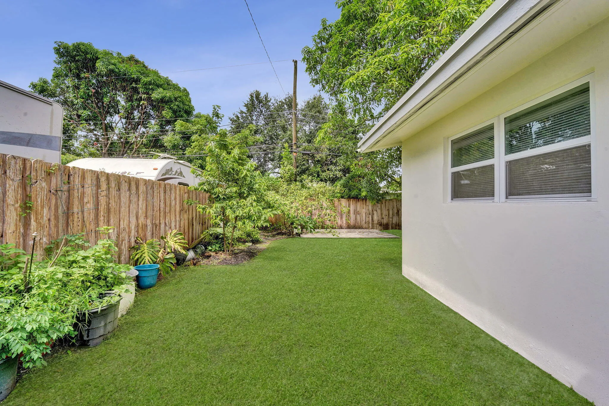 13 04 Side house