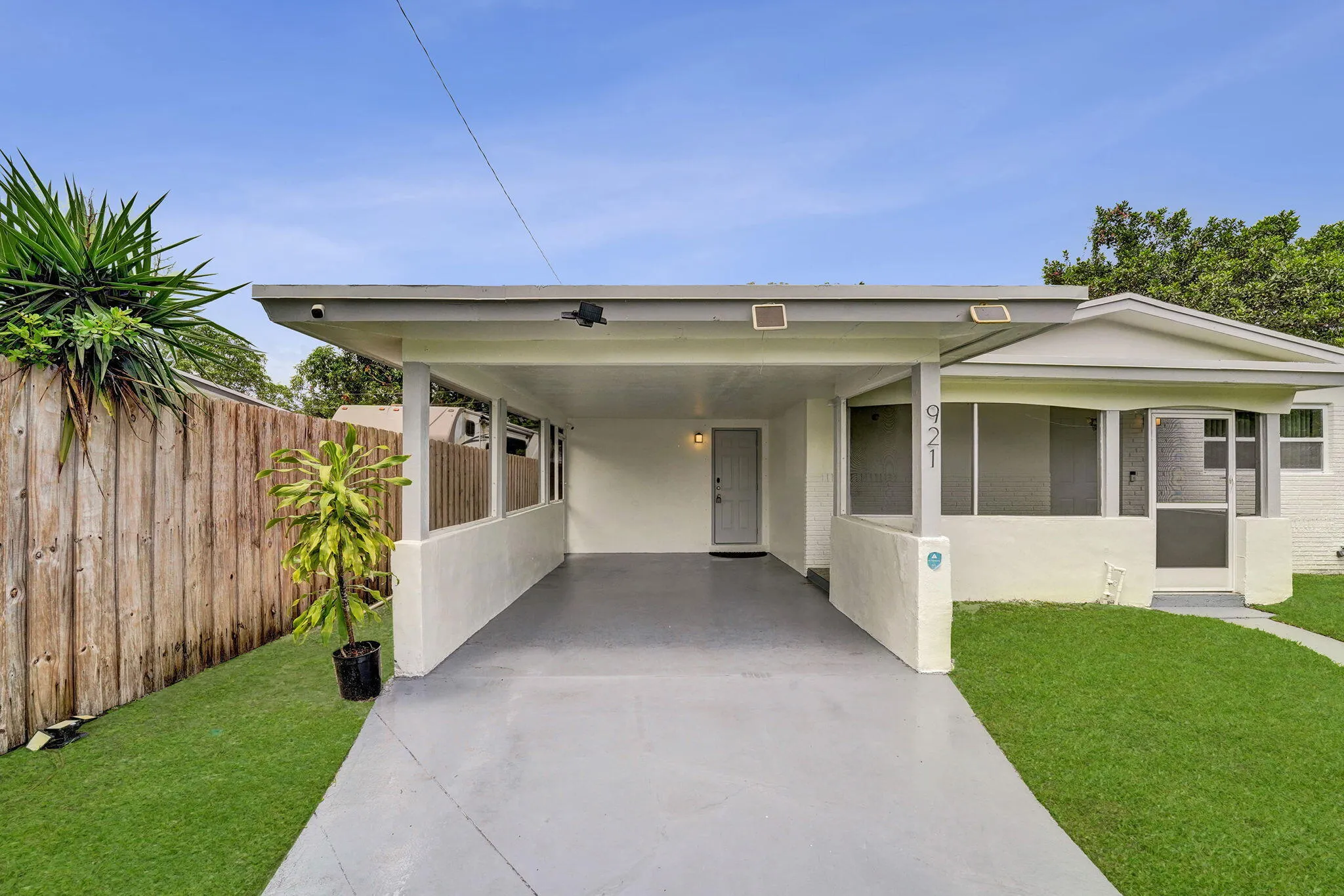 13 03 Front House