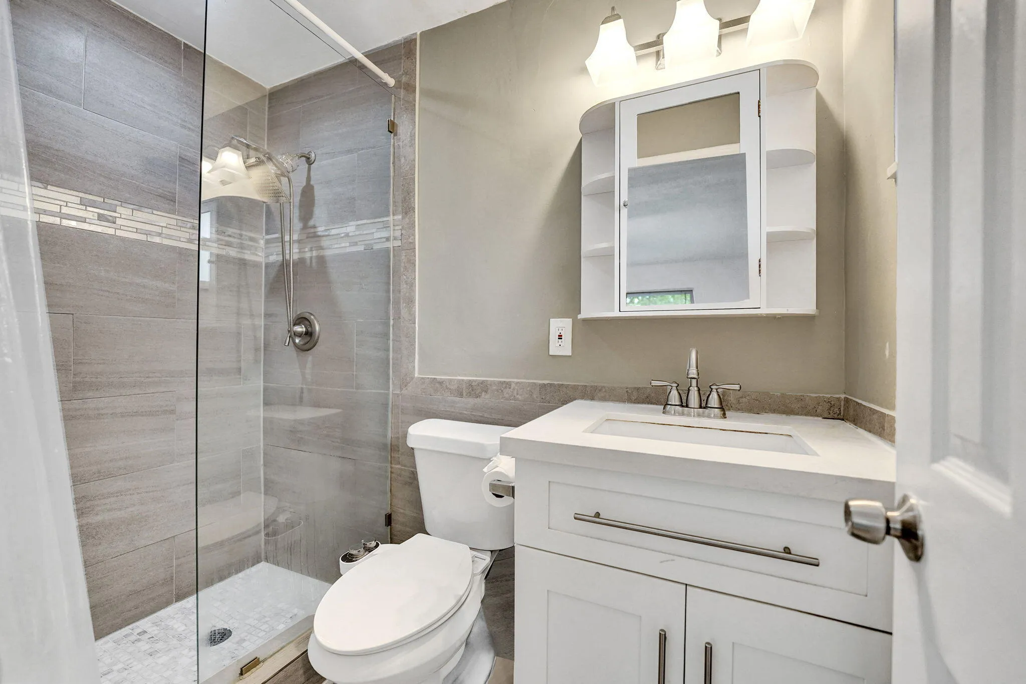 06 01 MBathRoom