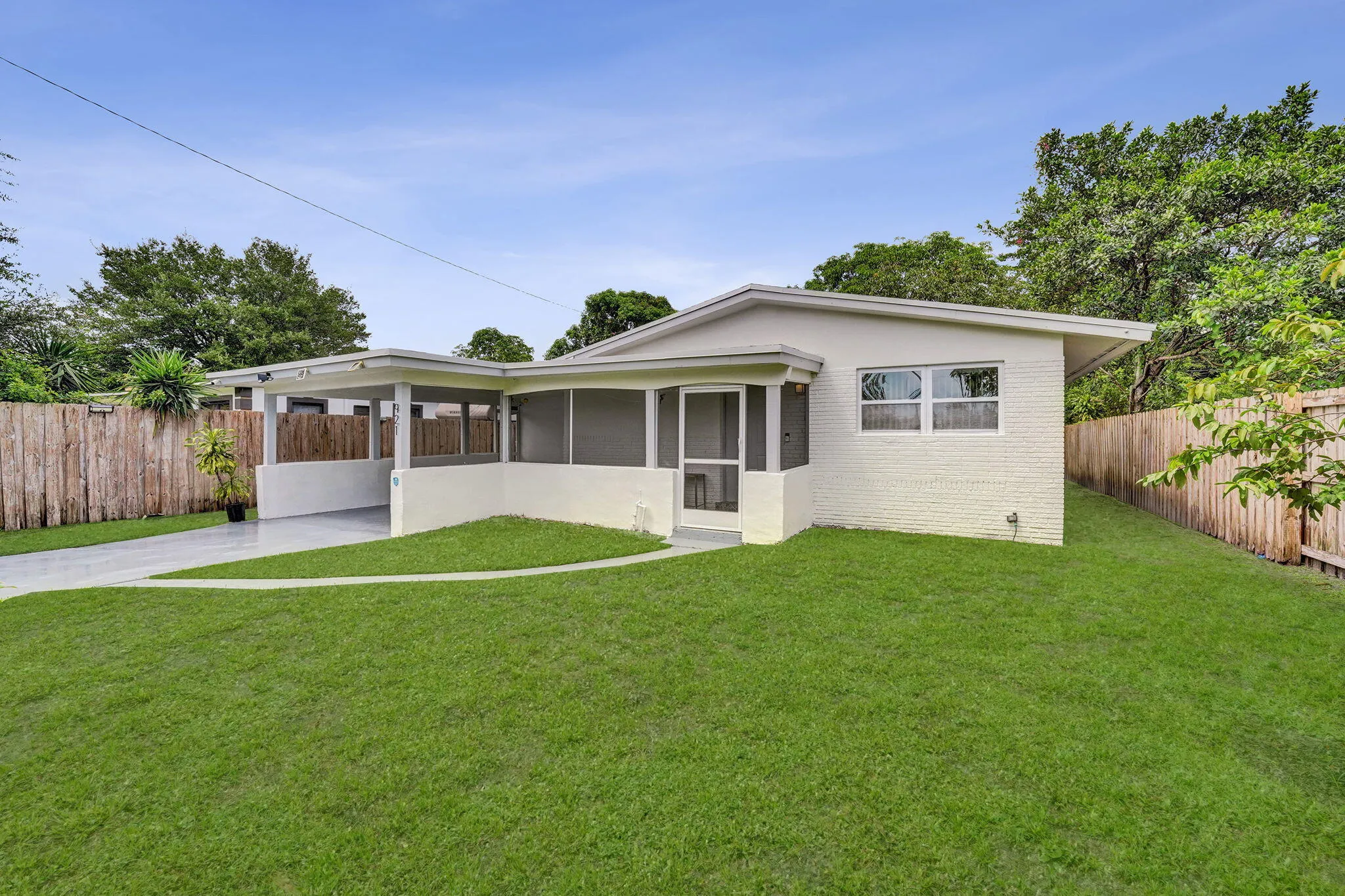 13 01 Front House