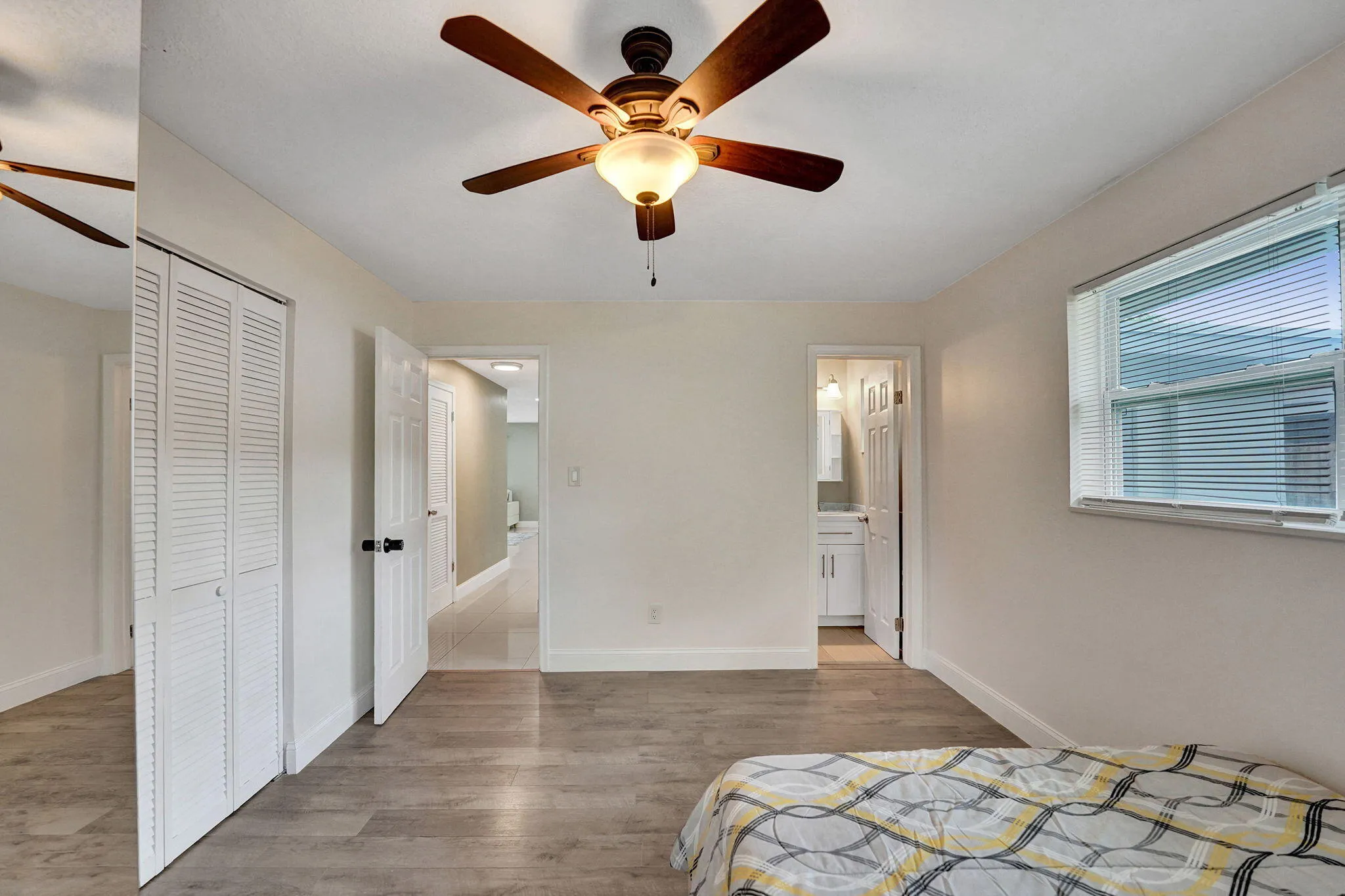 05 02 MBedRoom