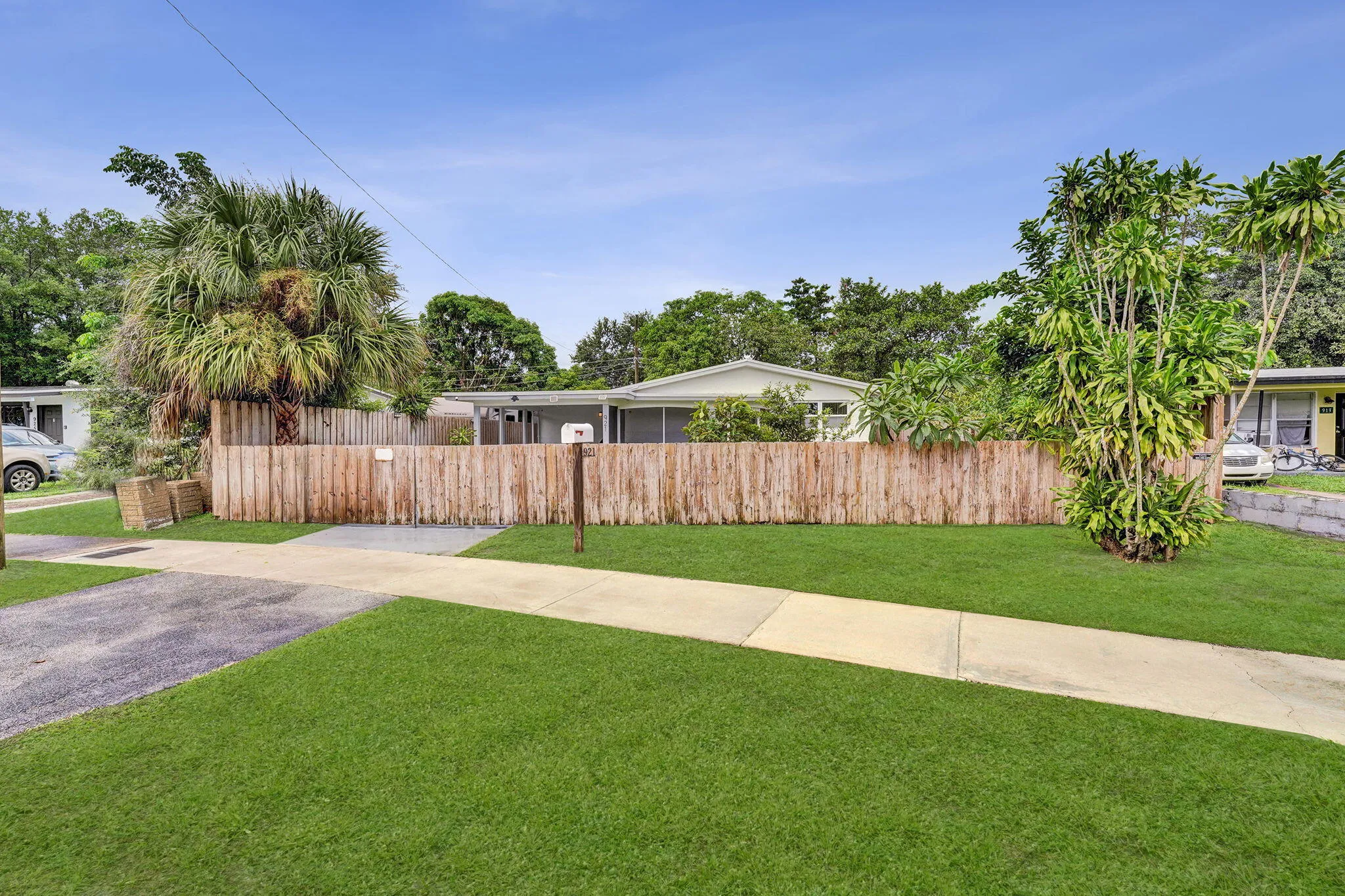 15 03 Front House