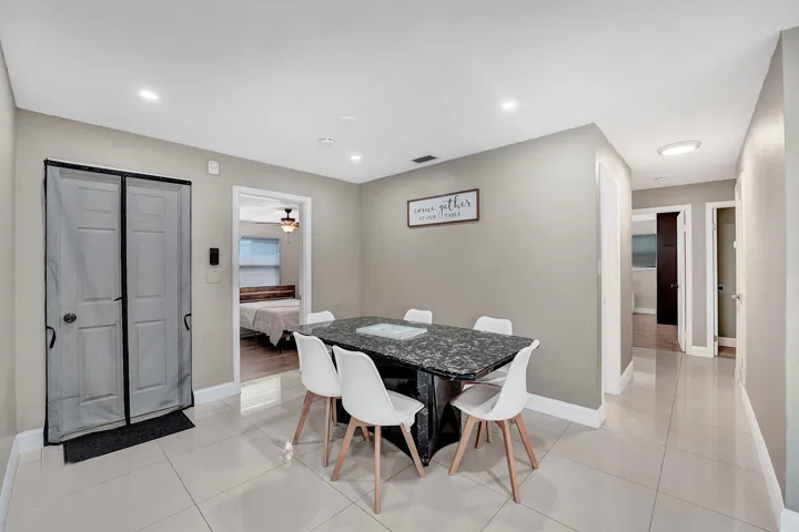 04 01 Dining