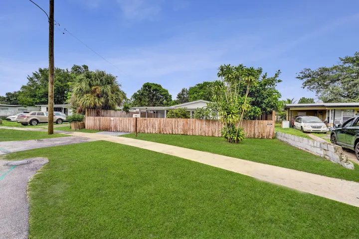 15 02 Front House